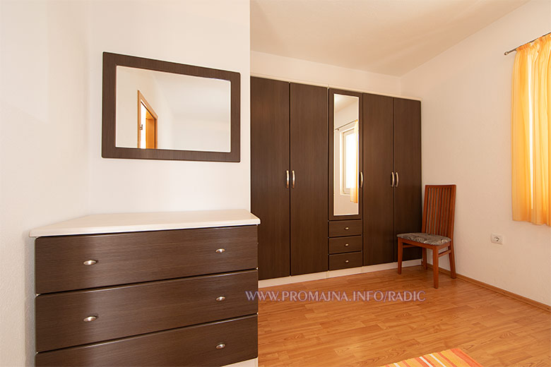 apartments Radi, Promajna - bedroom