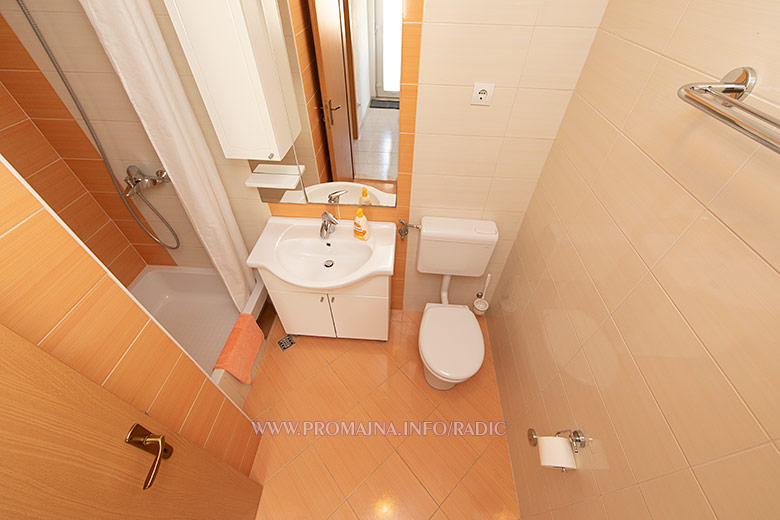 apartments Radi, Promajna - bathroom