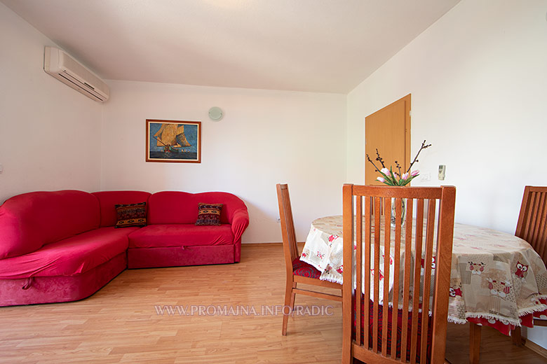 apartments Radi, Promajna - living room
